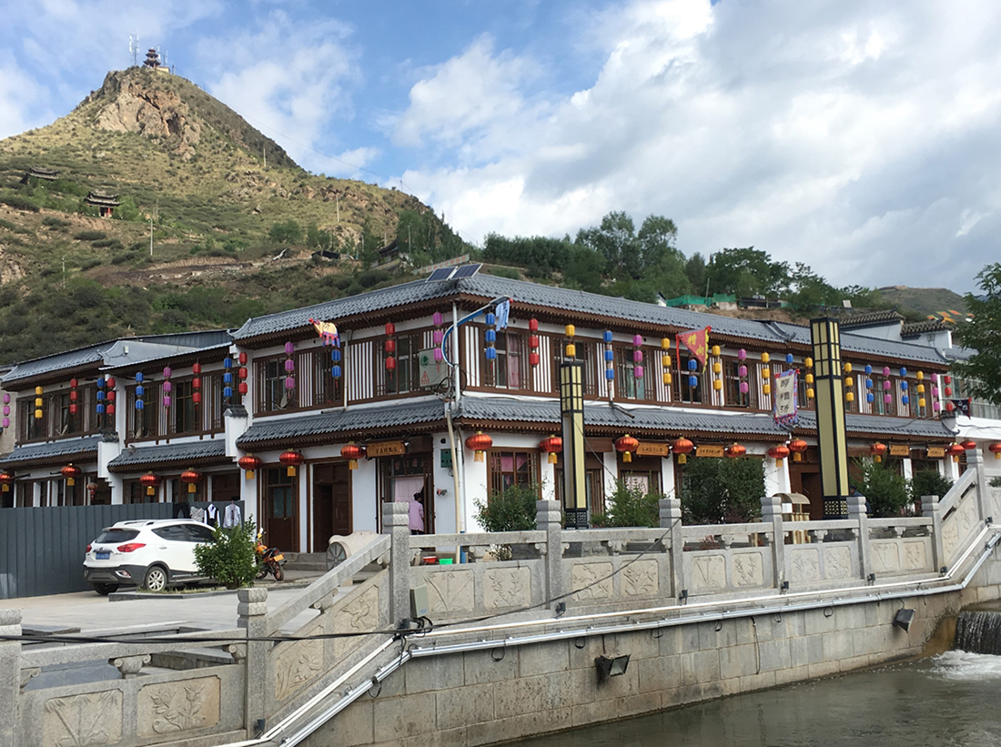 冶力關(guān)鎮(zhèn)風(fēng)貌提升改造后實景圖